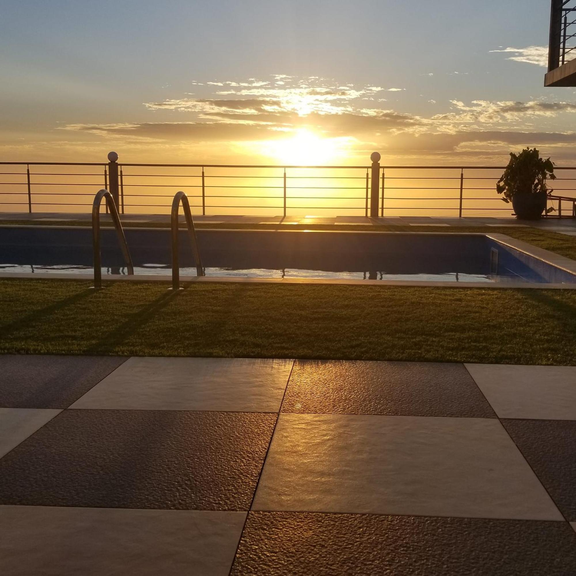 Edificio Cosec Hotel Cova Figueira Esterno foto